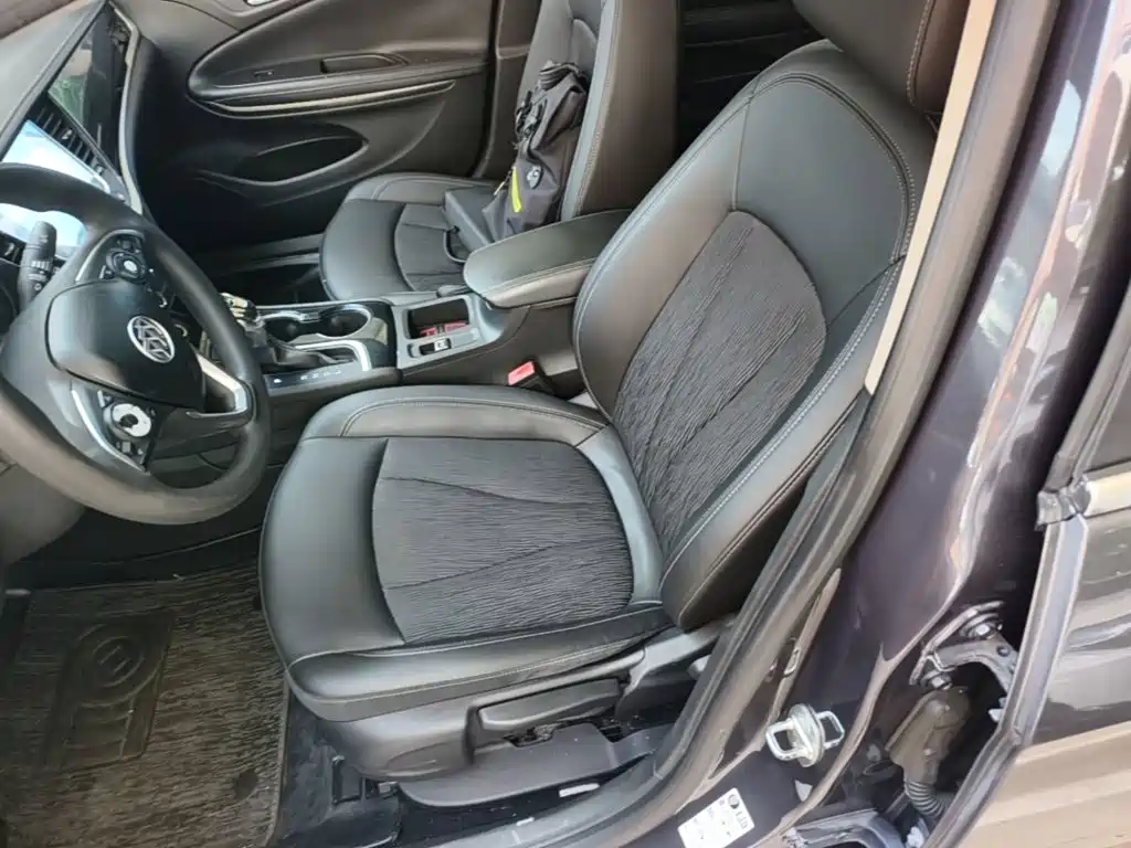 Photo 15 - Buick Verano