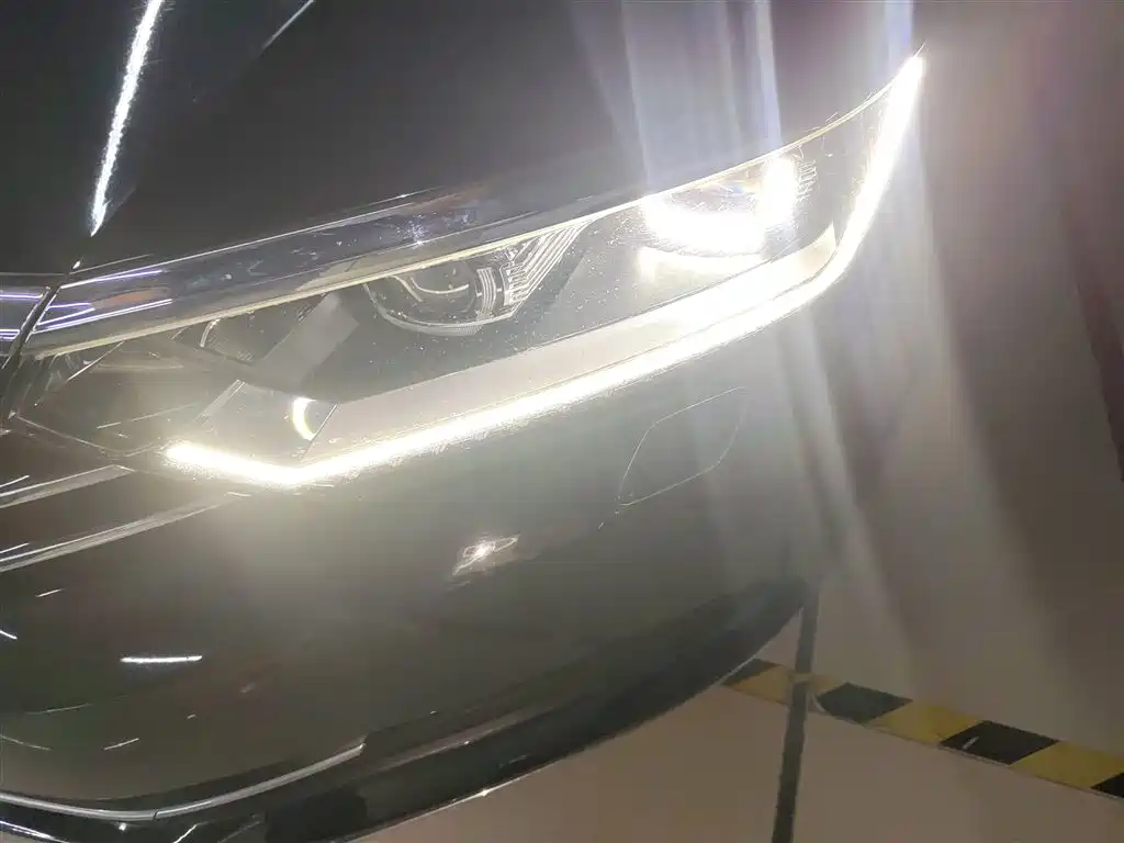 Volkswagen Magotan 2018 330TSI DSG Premium фото 18