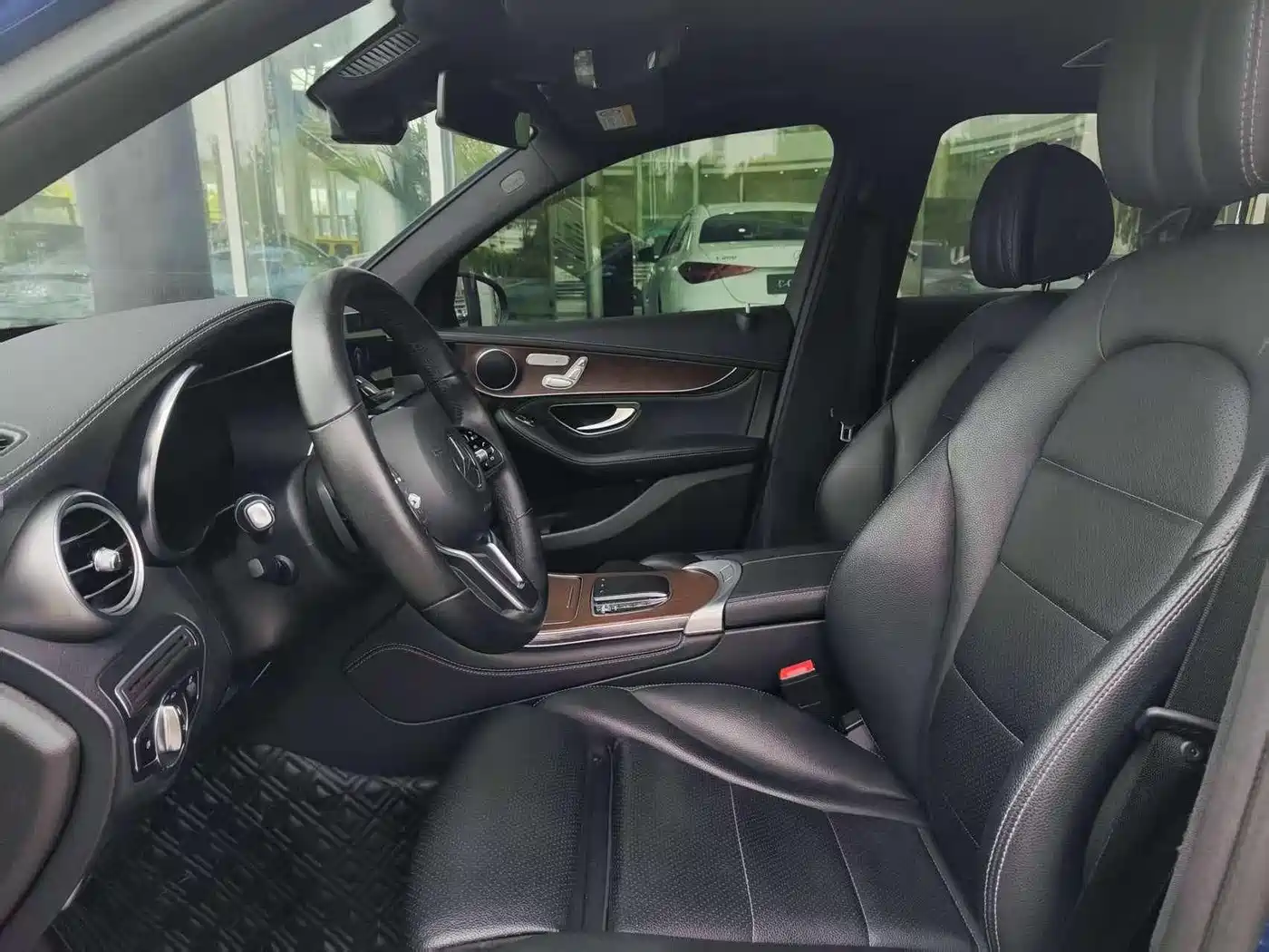 Mercedes-Benz GLC 2020 Facelift GLC 300 L 4MATIC Dynamic фото 17