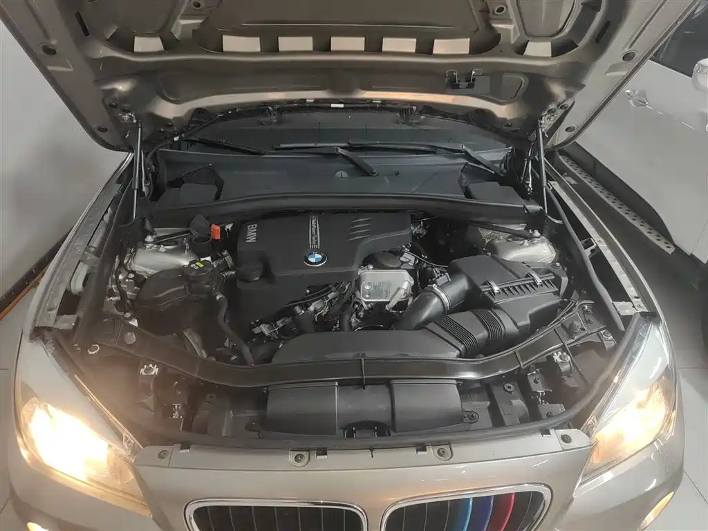 BMW X1 2014 sDrive18i Fashion Edition фото 10