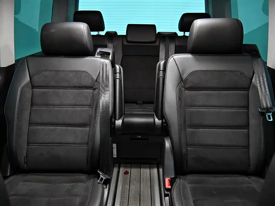 Volkswagen Multivan 2019 2.0TSI 4WD Premium 7-seater фото 10