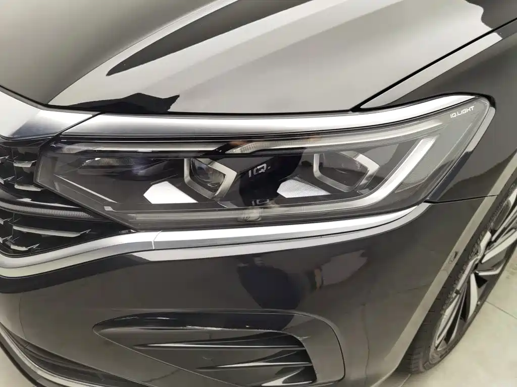 Фото 7 - Volkswagen Passat