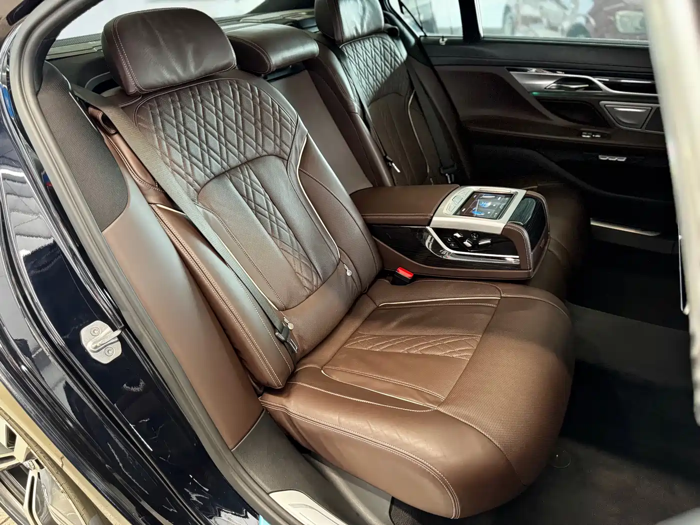 BMW 7 Series 2017 730Li Luxury Edition фото 21