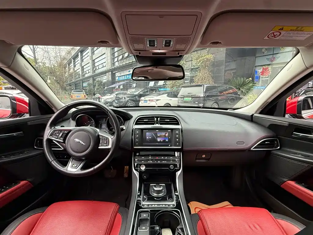 Jaguar XE 2017 2017 2.0T 200PS R-Sport