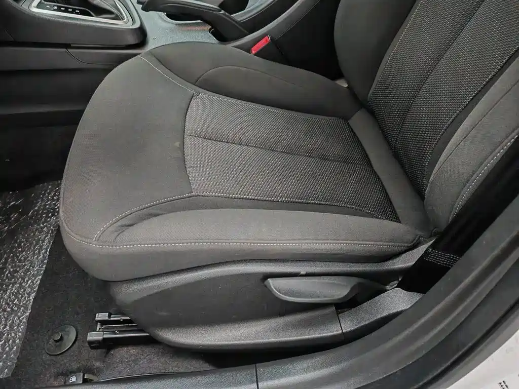 Buick Excelle 2021 Facelift Exemplar 1.5L Auto Progressive фото 20