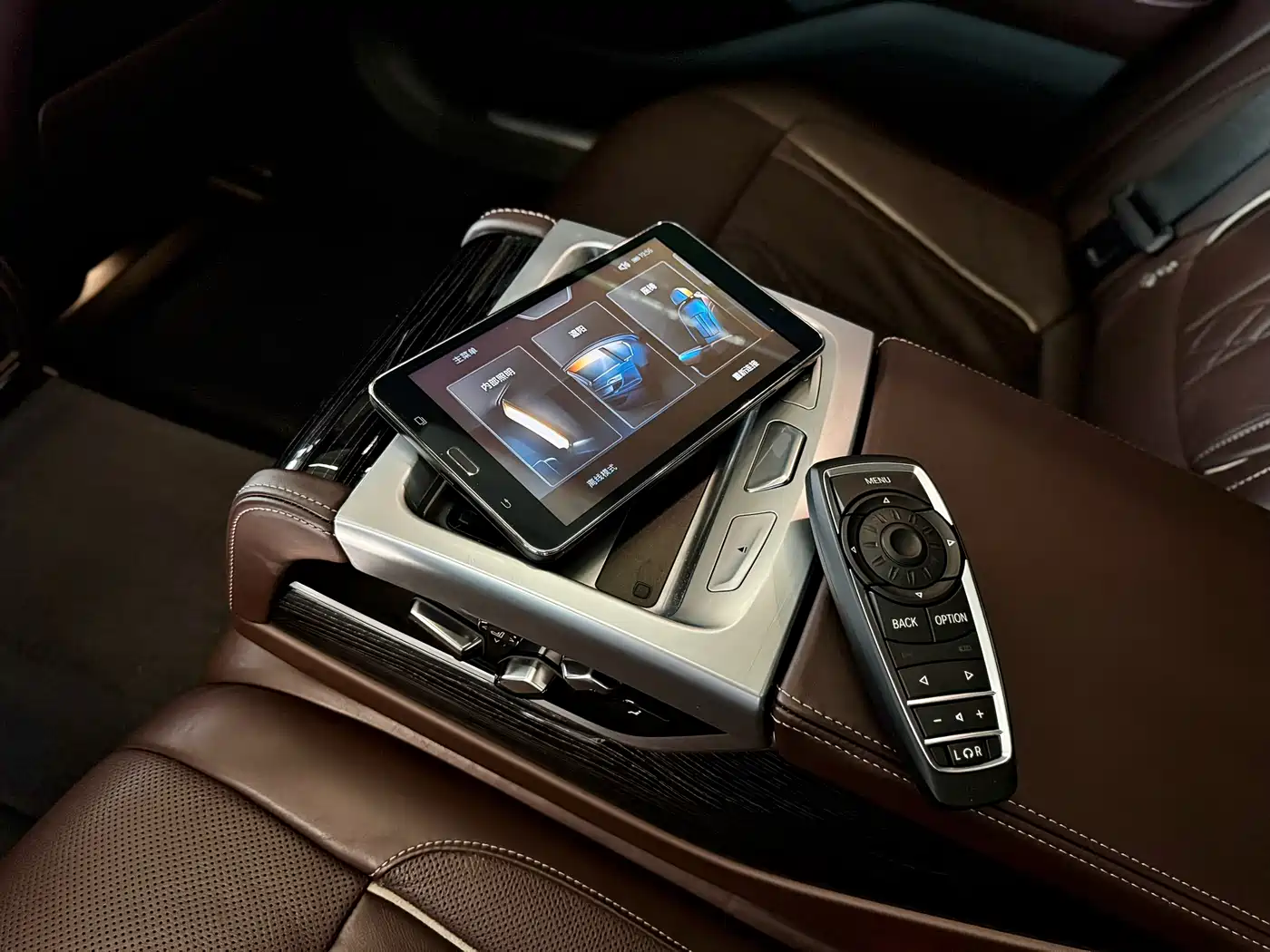 BMW 7 Series 2017 730Li Luxury Edition фото 15