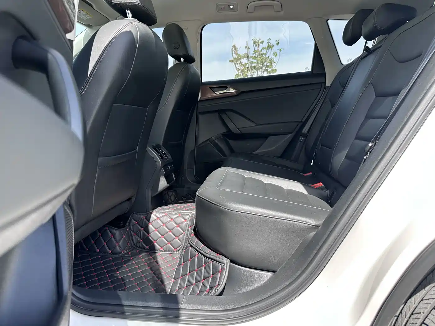 Volkswagen Tharu 2022 280TSI 2WD Comfort фото 6