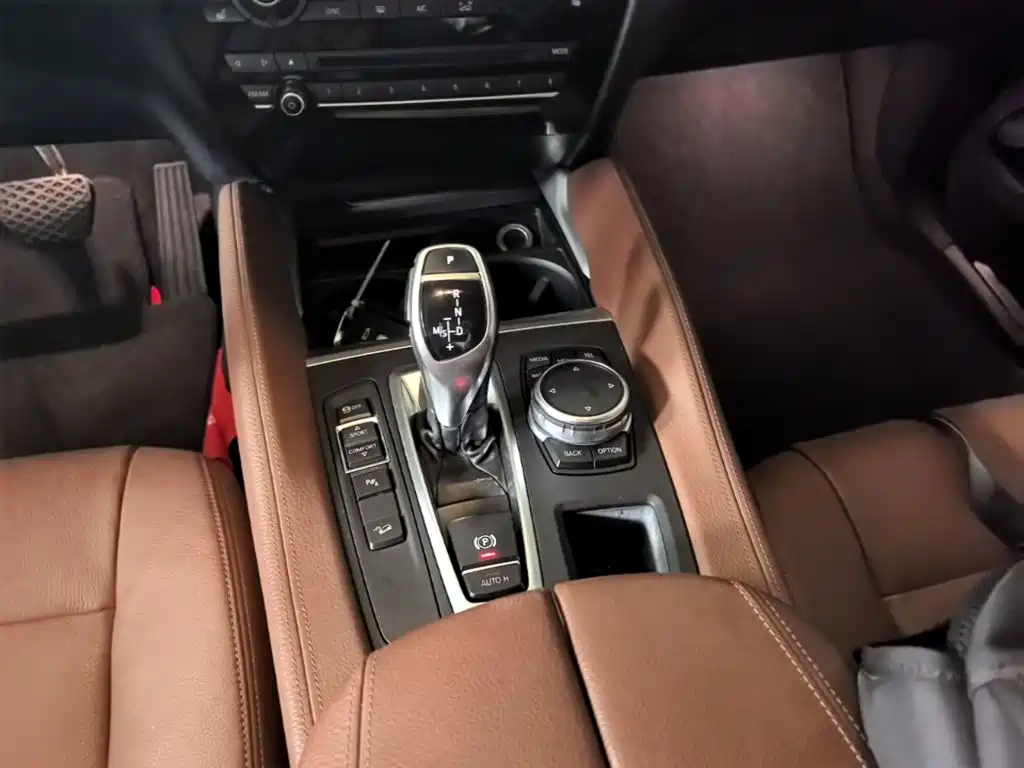Фото 14 - BMW X6