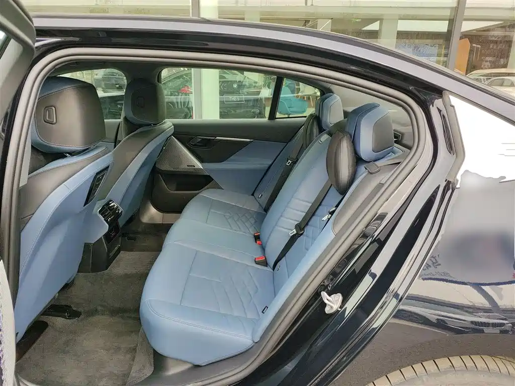 BMW i5 2024 eDrive 35L M Sport Package фото 12
