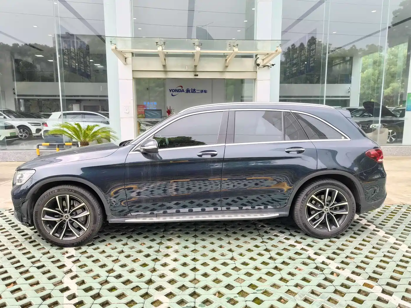 Mercedes-Benz GLC 2020 Facelift GLC 300 L 4MATIC Dynamic фото 2