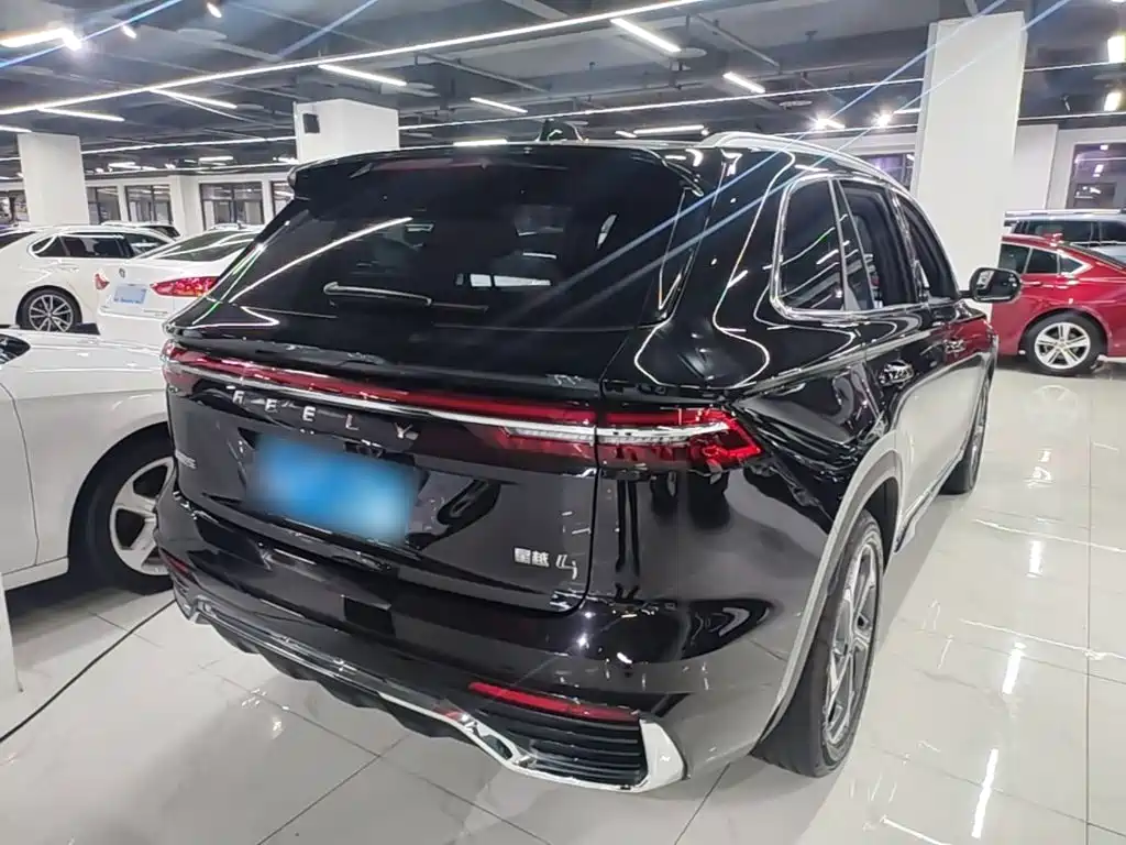 Фото 6 - Geely Monjaro