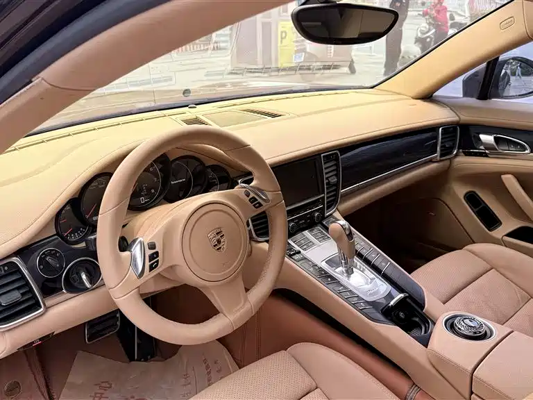 Porsche Panamera 2014 Panamera 3.0T фото 8