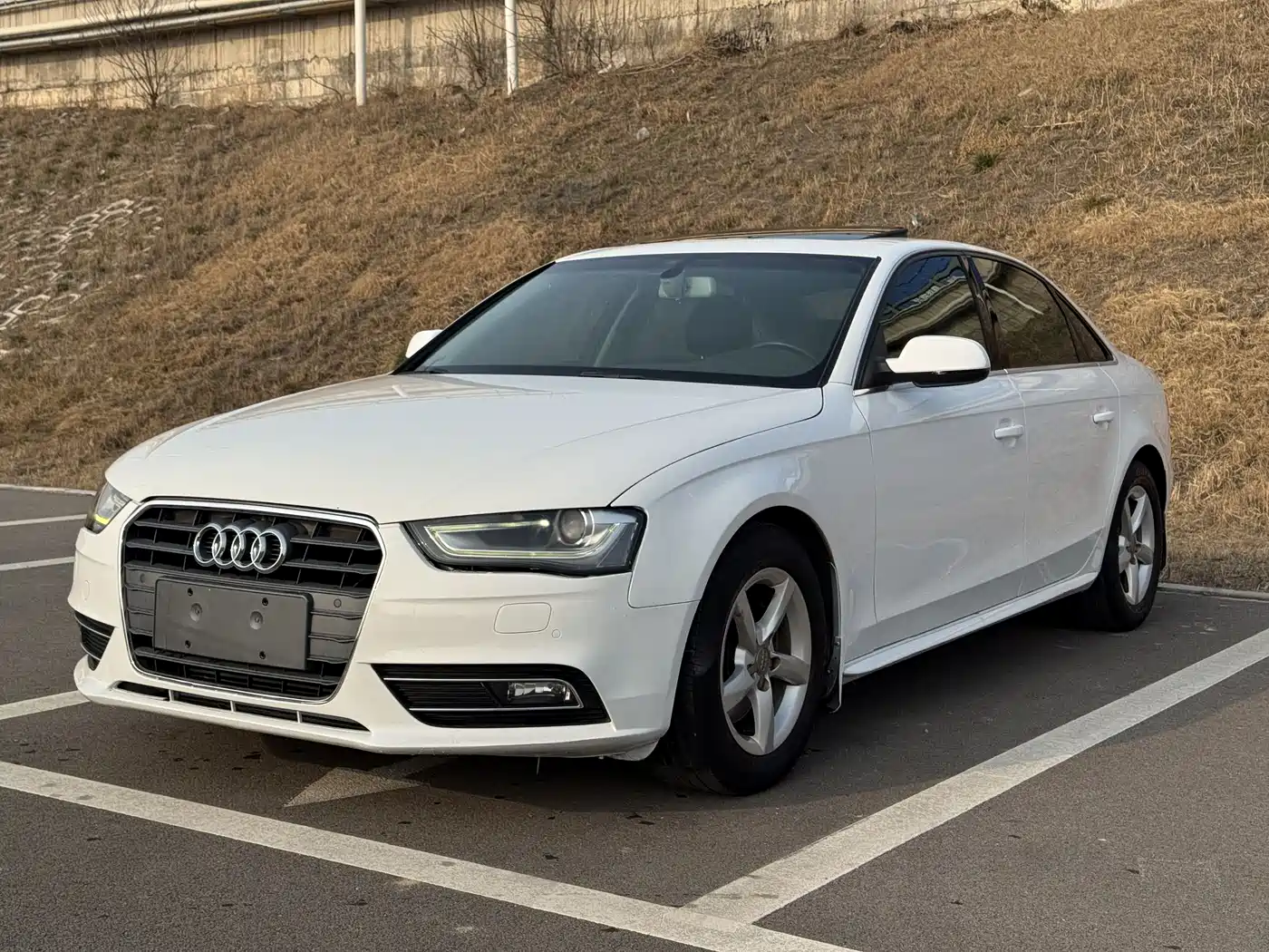 Audi A4L 2015 35 TFSI Auto Standard