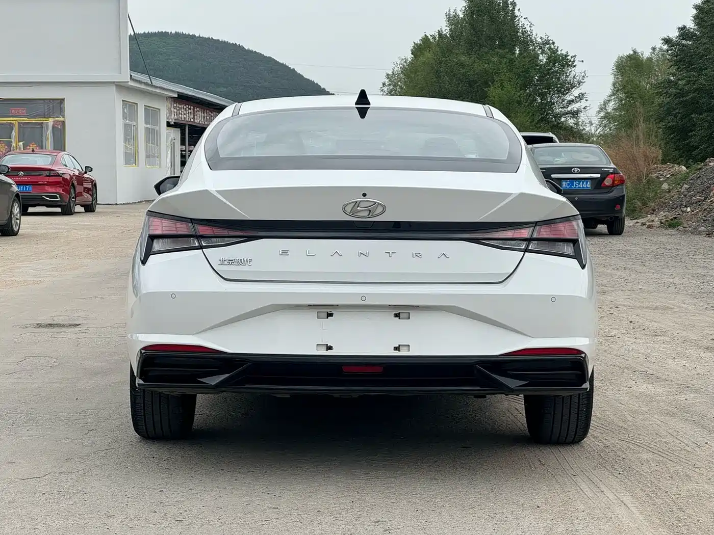 Hyundai Elantra 2022 1.5L CVT GLX Elite Edition фото 21