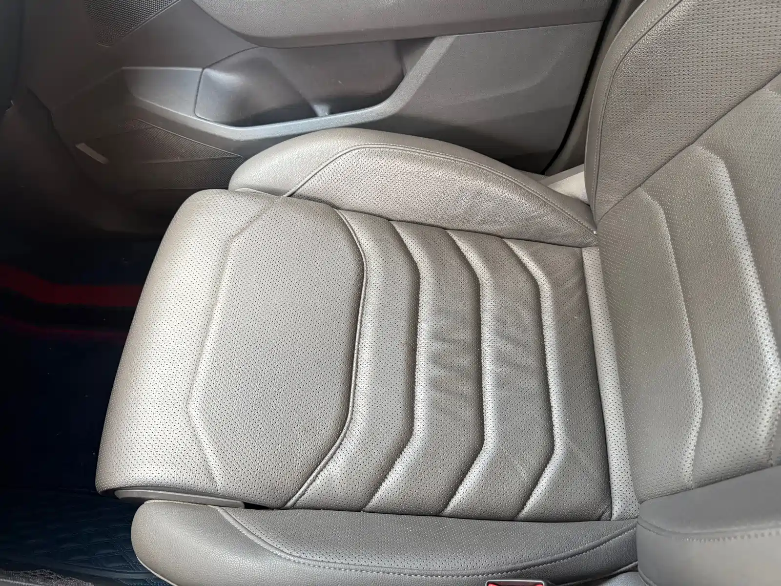 صورة 18 - Volkswagen Touareg