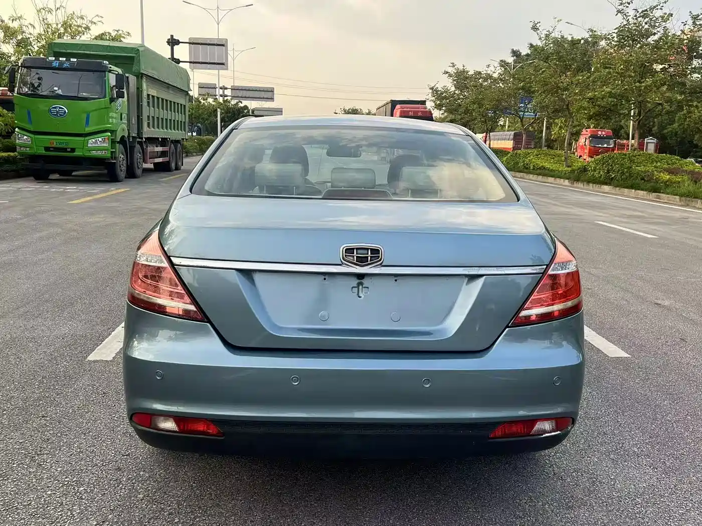 Фото 5 - Geely Emgrand