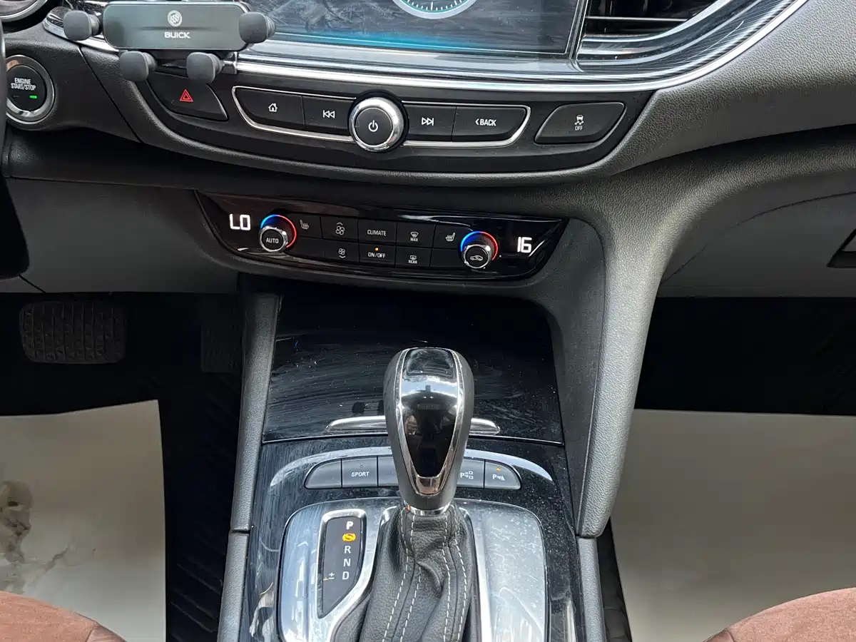 Buick Regal 2019 20T Luxury China VI фото 20