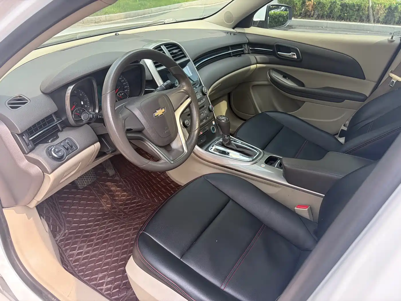Chevrolet Malibu 2014 2.0L Automatic Comfort фото 3