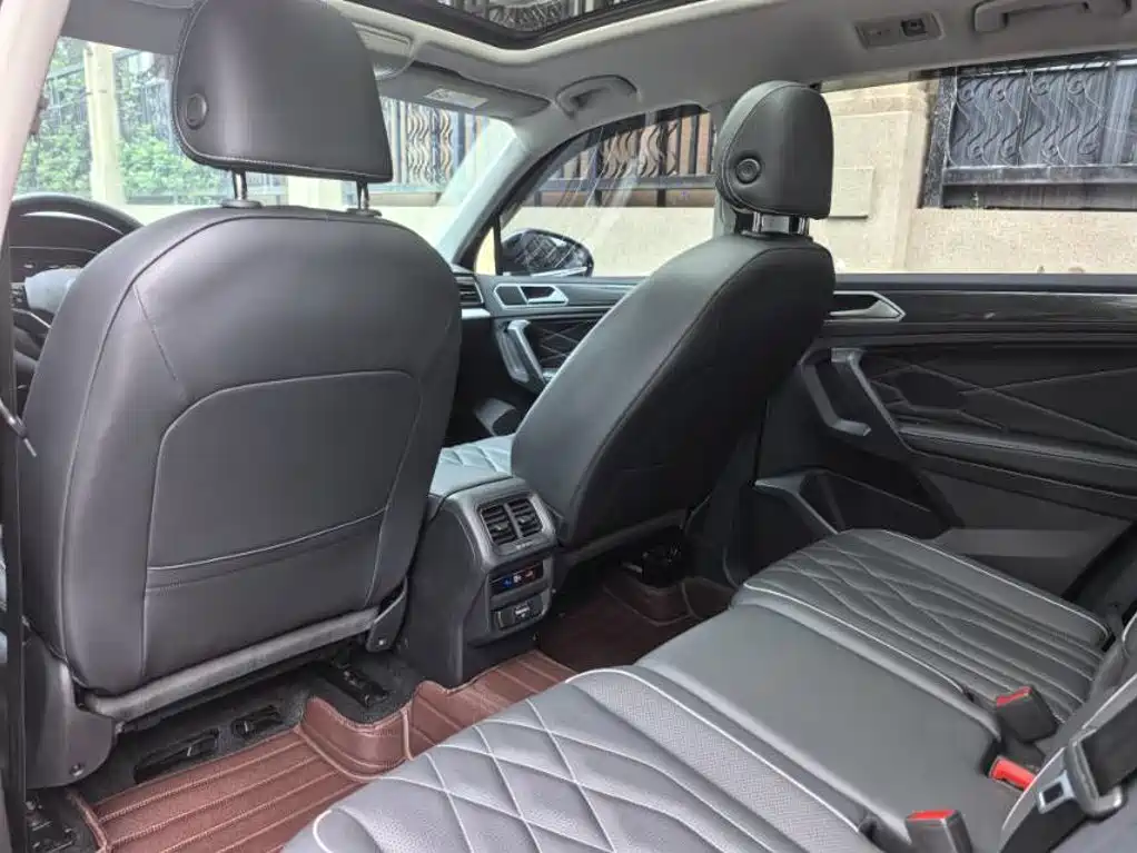 Фото 8 - Volkswagen Tiguan L