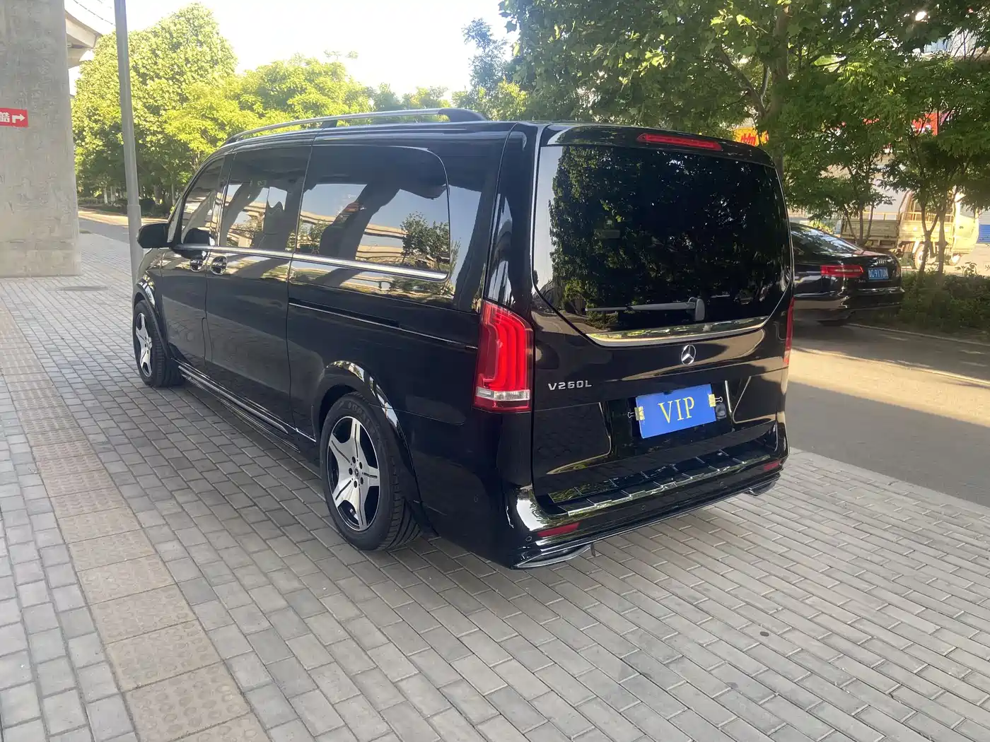Mercedes-Benz V-Class 2018 V 260 L Premium Long Version China V фото 2
