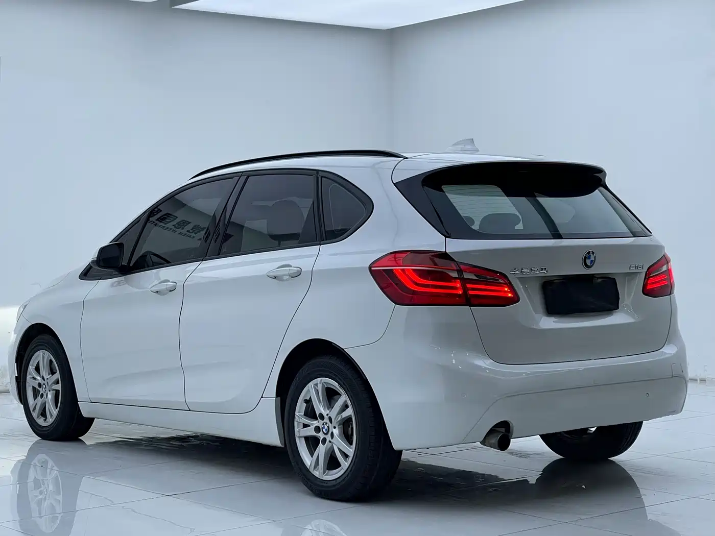 BMW 2 Series Touring 2016 218i Leading фото 6