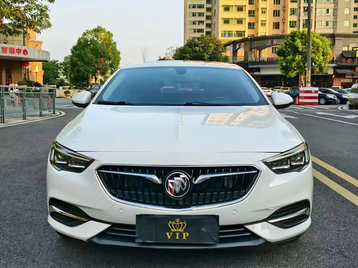 Photo 3 - Buick Regal