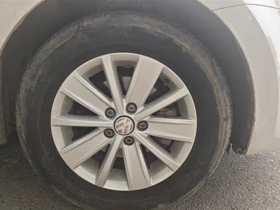 Volkswagen Polo 2018 1.5L Auto Safe Drive фото 6