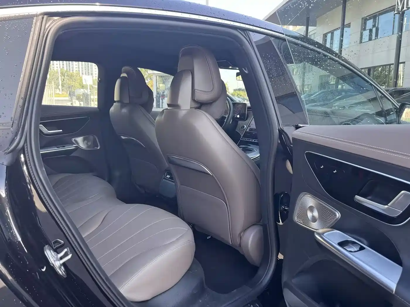 Mercedes-Benz EQE 2024 2025 Model 500 4MATIC Luxury Edition