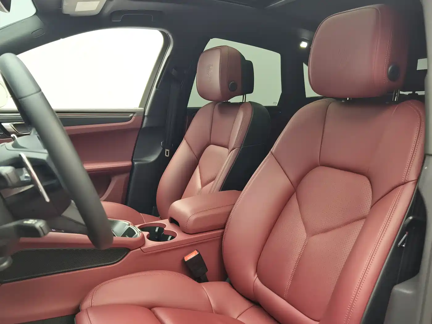Porsche Macan 2023 Macan 2.0T фото 13