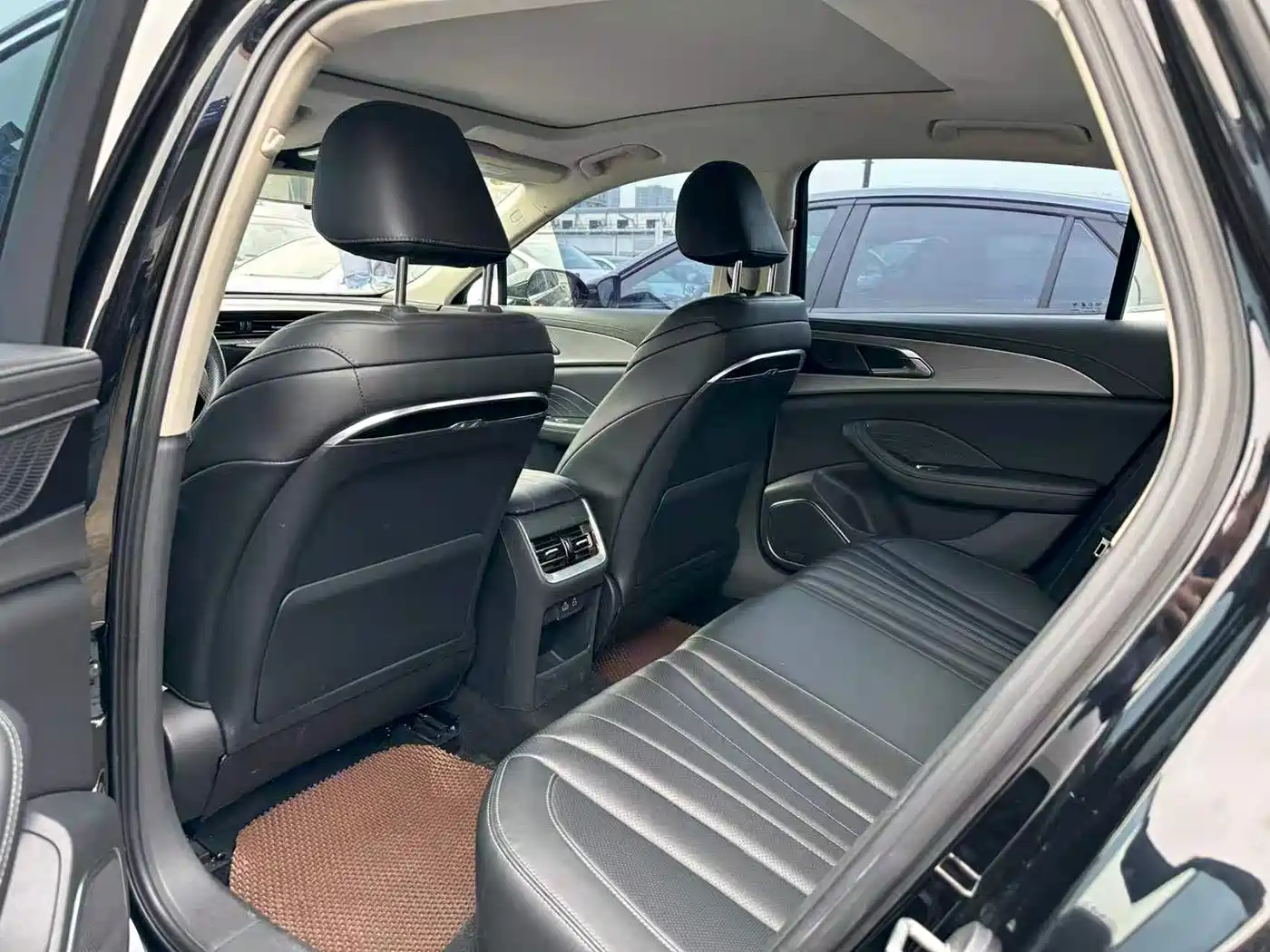 Hongqi H5 2023 1.5T DCT Smart Connect Joy Edition фото 5