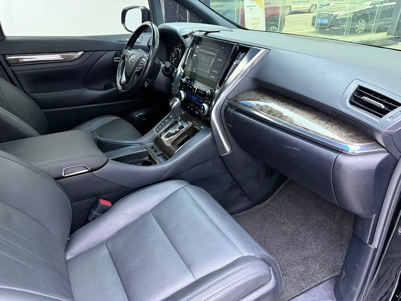 Toyota Alphard 2021 Hybrid 2.5L Premium фото 14