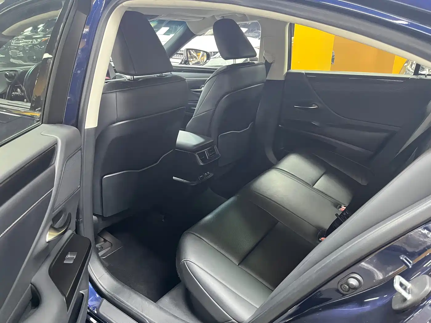 Lexus ES 2020 Model 300h Excellence Edition China V фото 9