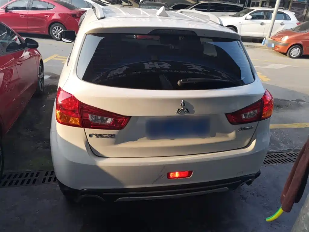 Mitsubishi ASX 2016 2.0L CVT 2WD Excellence Edition фото 6