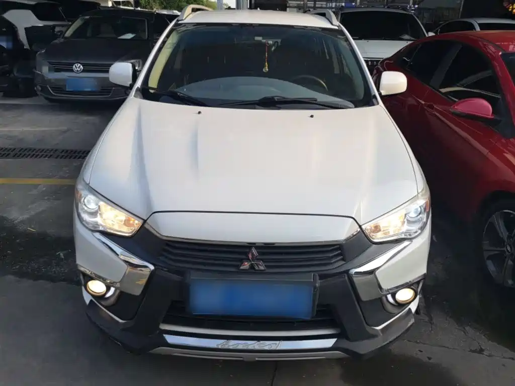 Mitsubishi ASX 2016 2.0L CVT 2WD Excellence Edition фото 3
