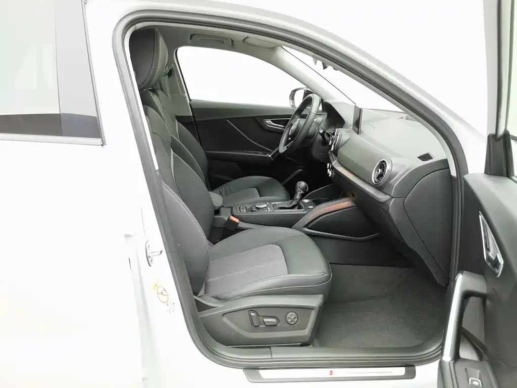 Audi Q2L, миниатюра 23