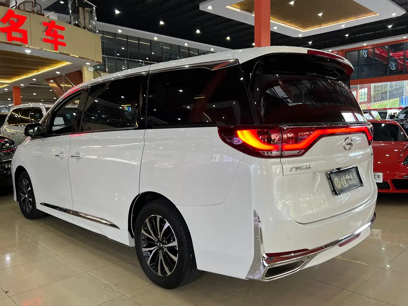 GAC Trumpchi Trumpchi M8 2021 Leading Show Series 390T Luxury Edition фото 6