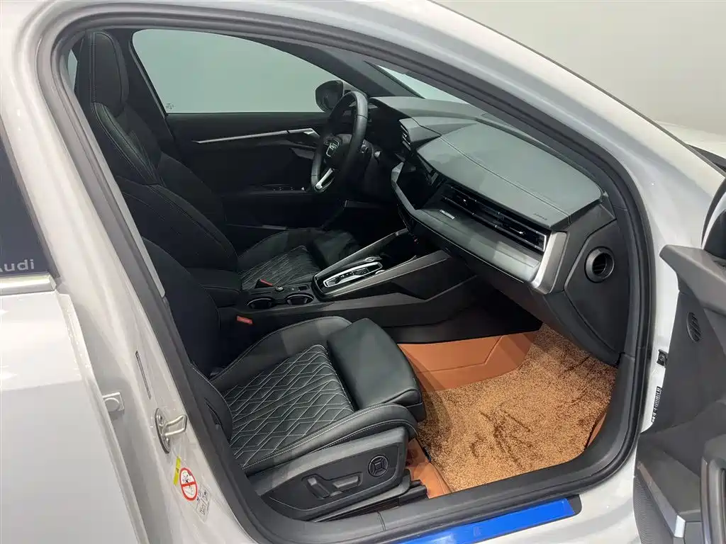 Audi A3 2025 Sportback 35TFSI Flying Premium фото 14