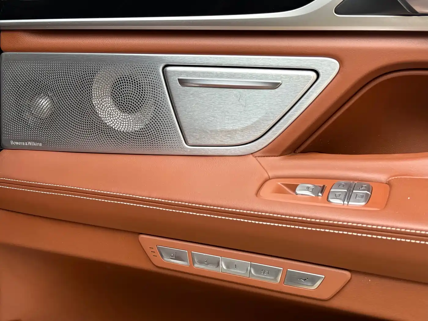 BMW 7 Series 2017 M760Li xDrive Excellence Luxury фото 15