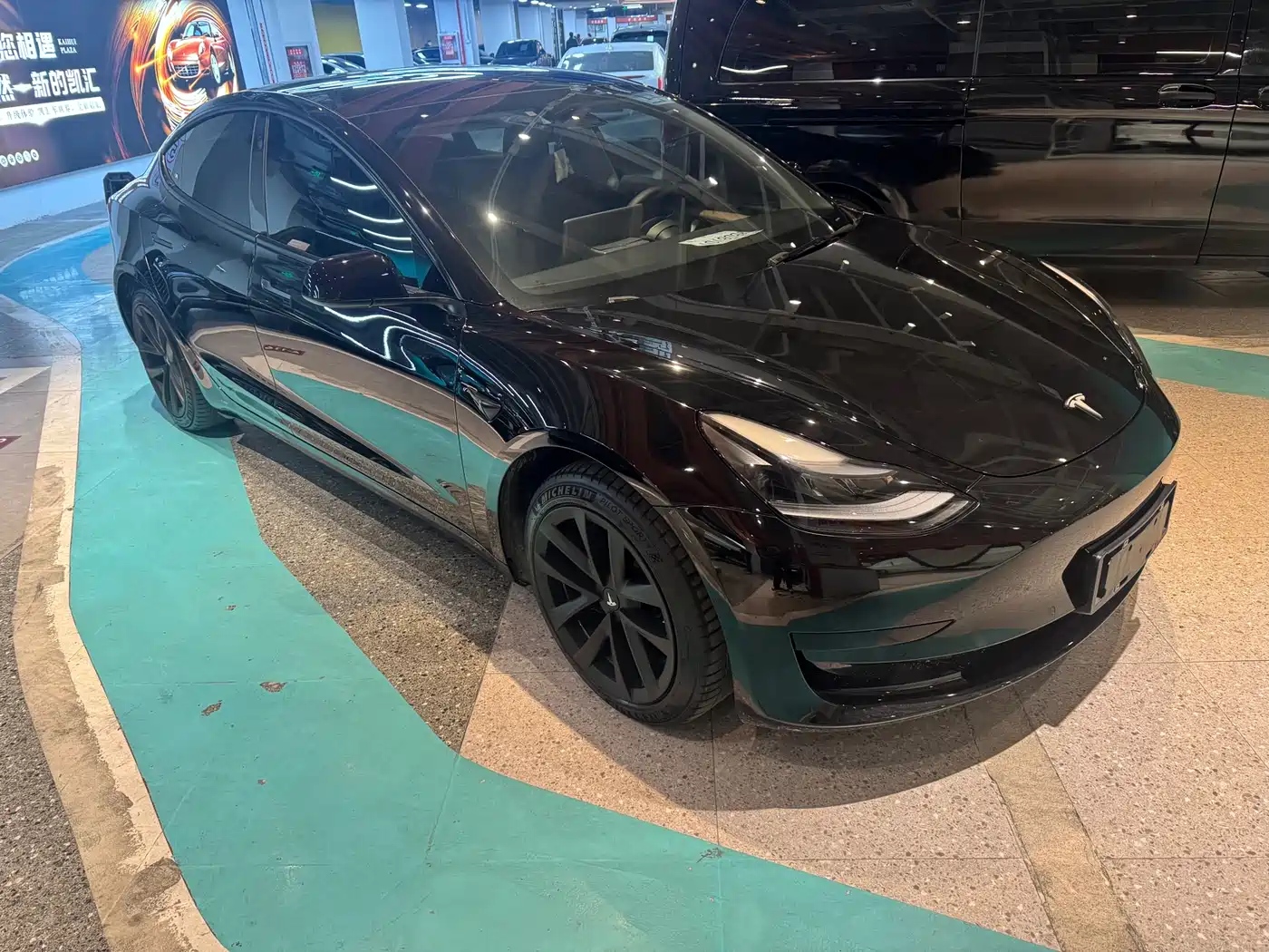 TESLA MODEL 3