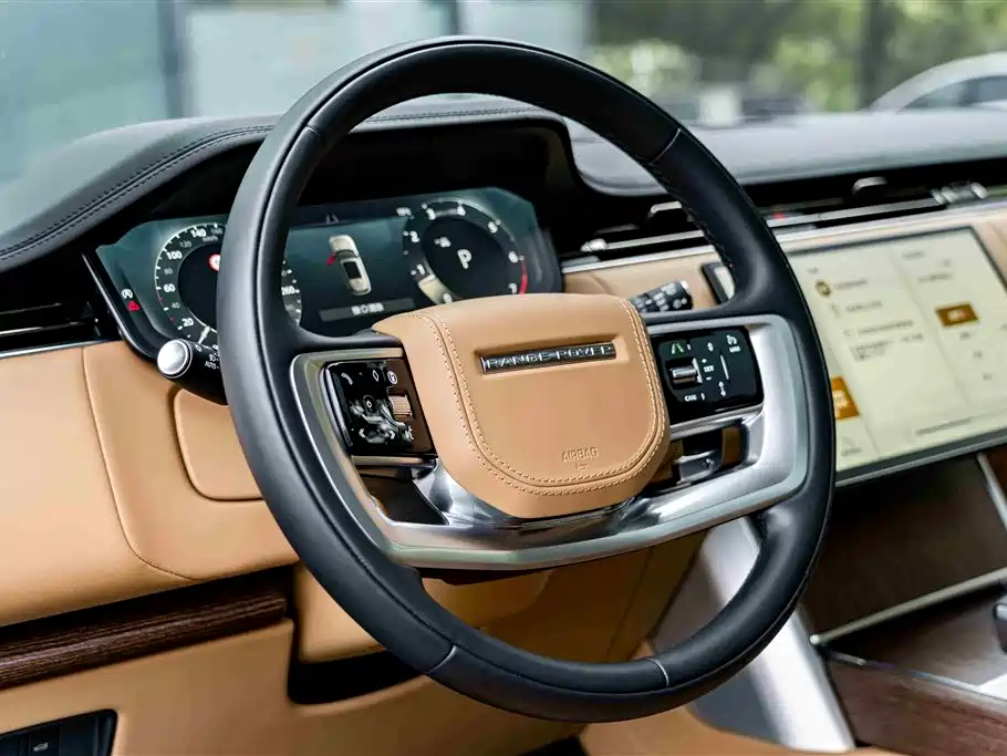 Land Rover Range Rover 2024 3.0 L6 400PS Golden Age Extended 7-Seater фото 12