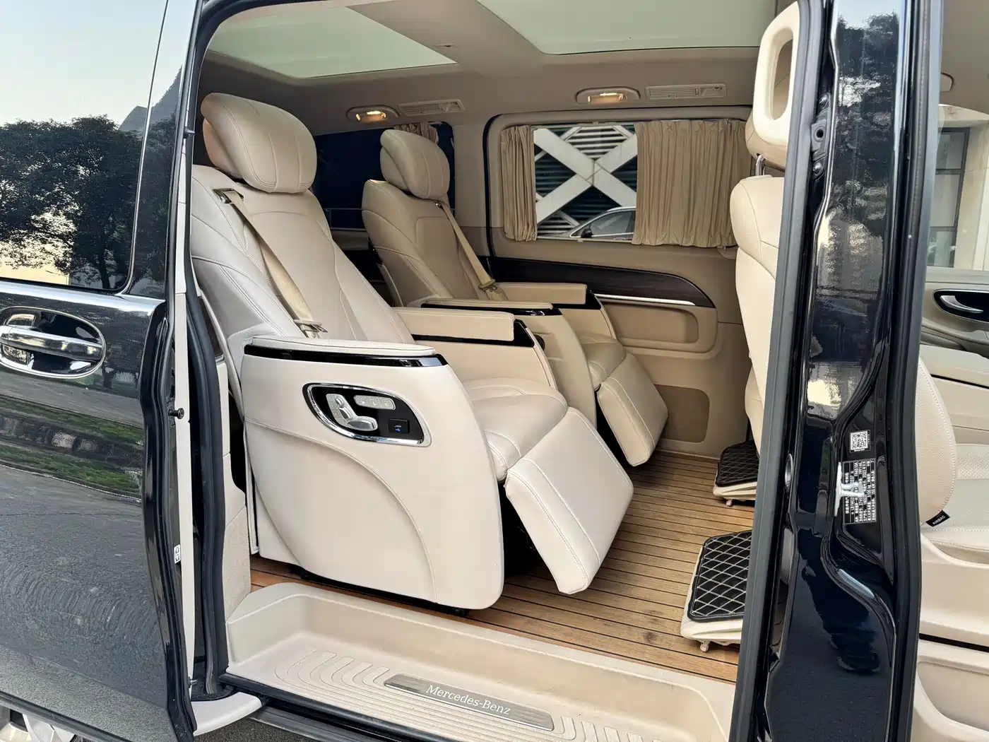 Mercedes-Benz V-Class 2022 V 260 Pilot Edition фото 10