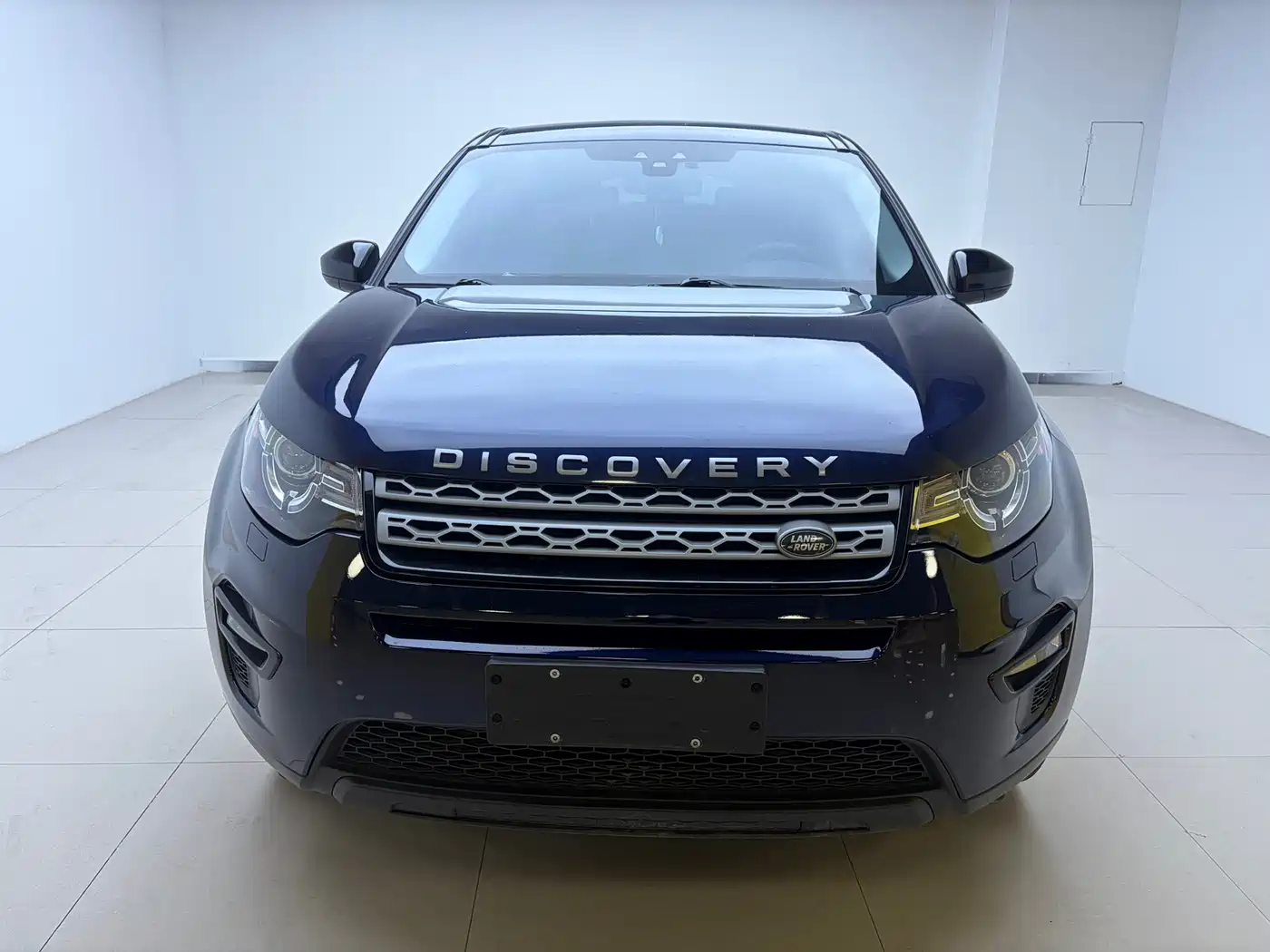 Land Rover Discovery Sport 2017 2.0T PURE фото 2