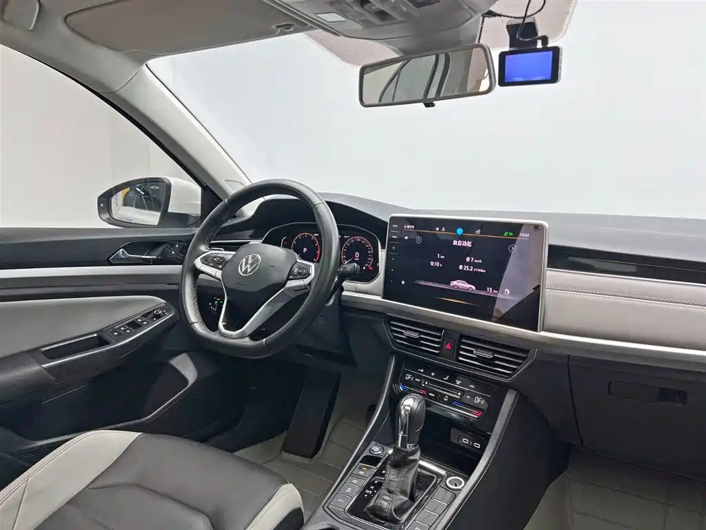 Volkswagen Bora 2023 300TSI DSG Premium Edition фото 21
