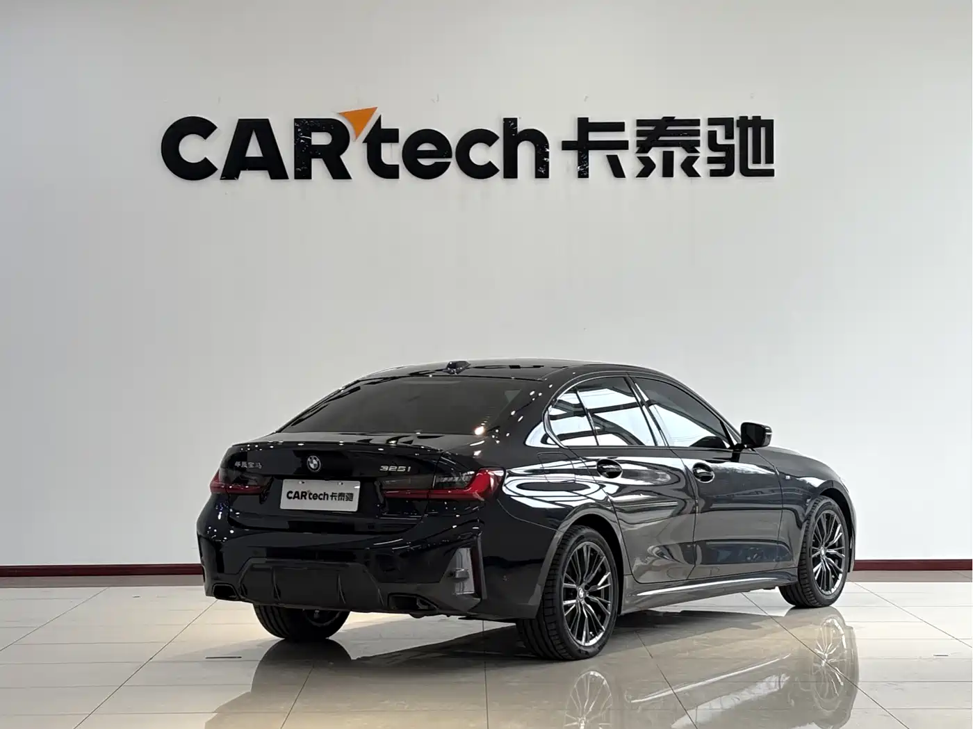 BMW 3 Series 2023 325i M Sport Black Night Package фото 17