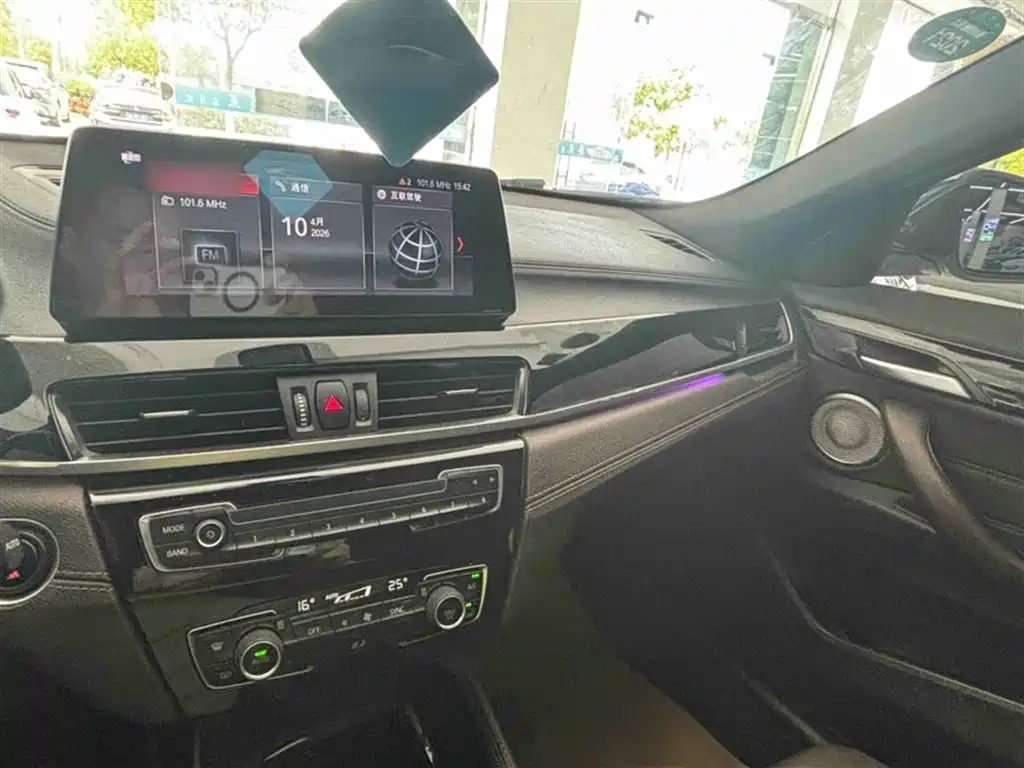 BMW X2 2021 sDrive25i Leading M Off-Road Package фото 13
