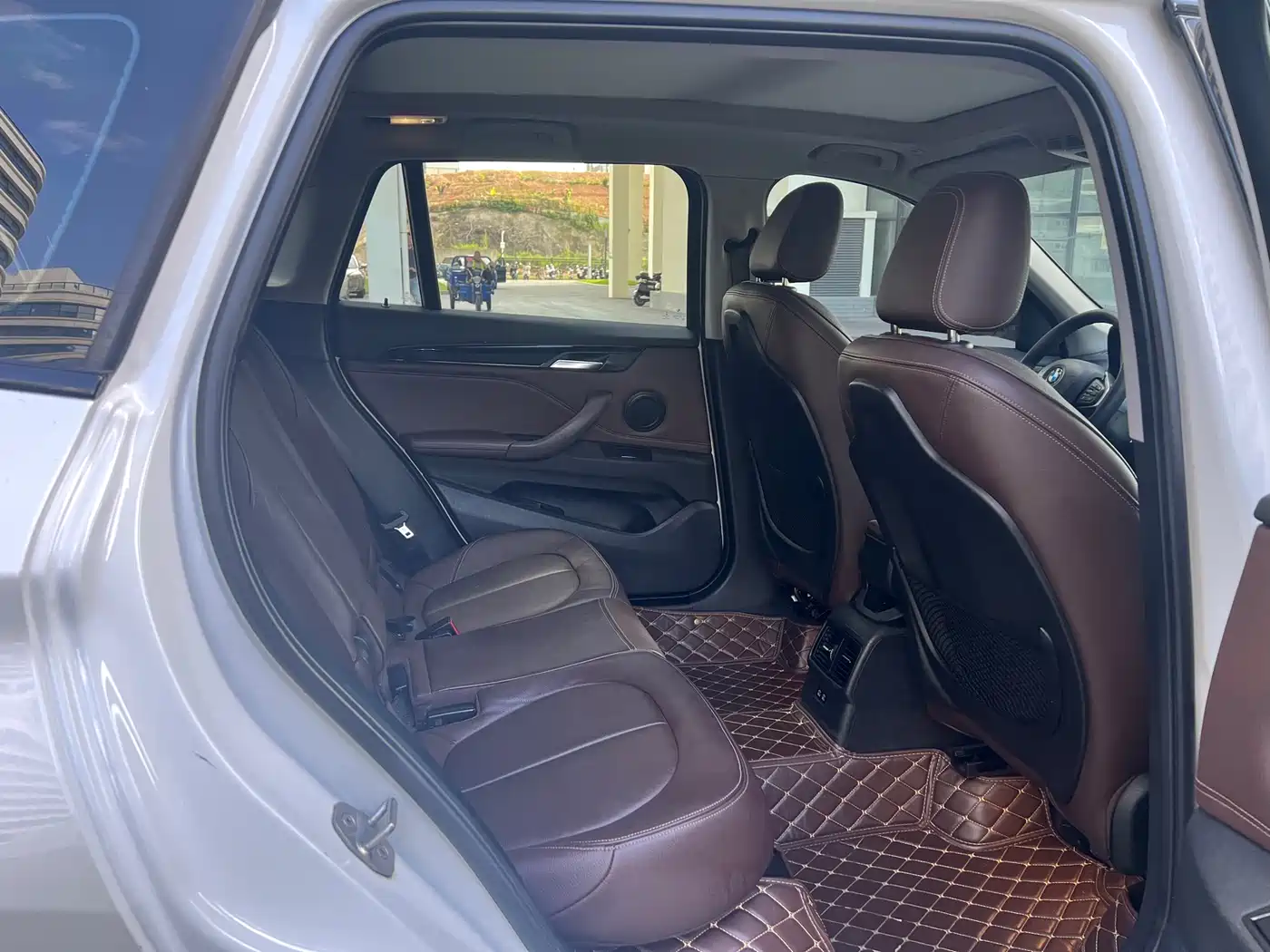 BMW X1 2019 sDrive18Li Premium Model фото 11