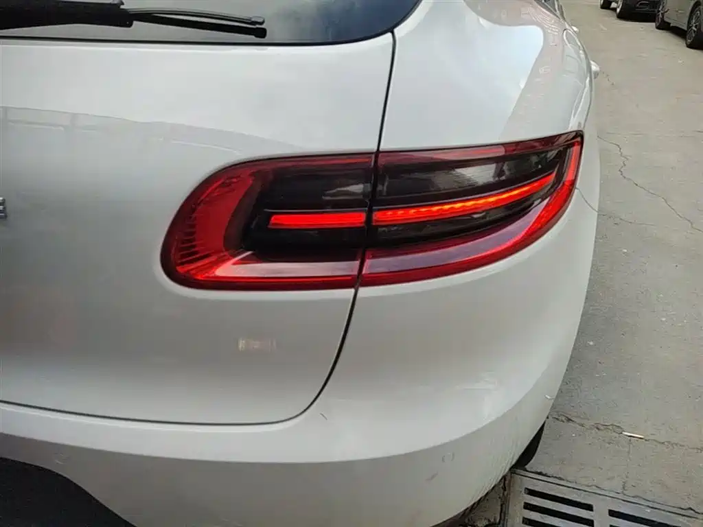 Porsche Macan 2017 Macan 2.0T фото 8