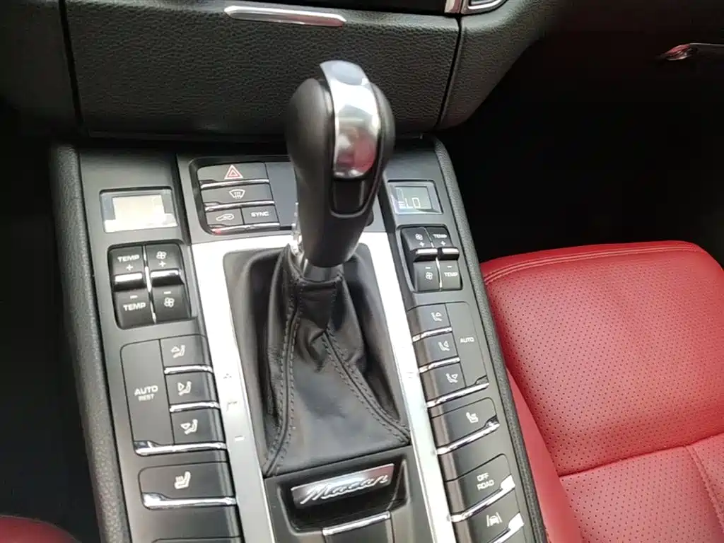 Porsche Macan 2017 Macan 2.0T фото 14