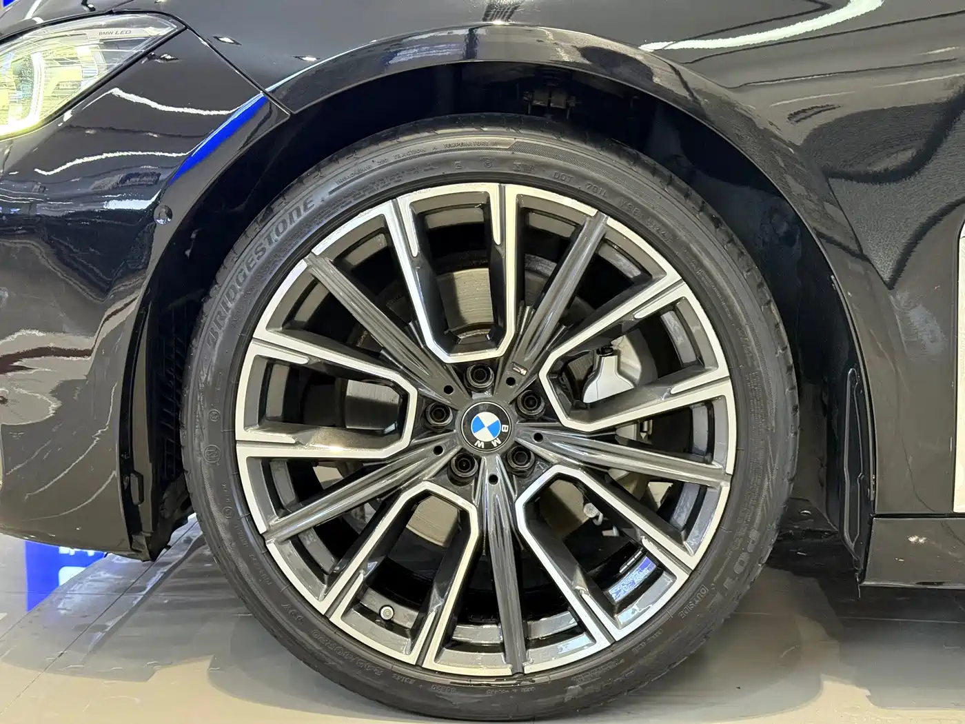 BMW 7 Series 2019 730Li M Sport Package фото 18