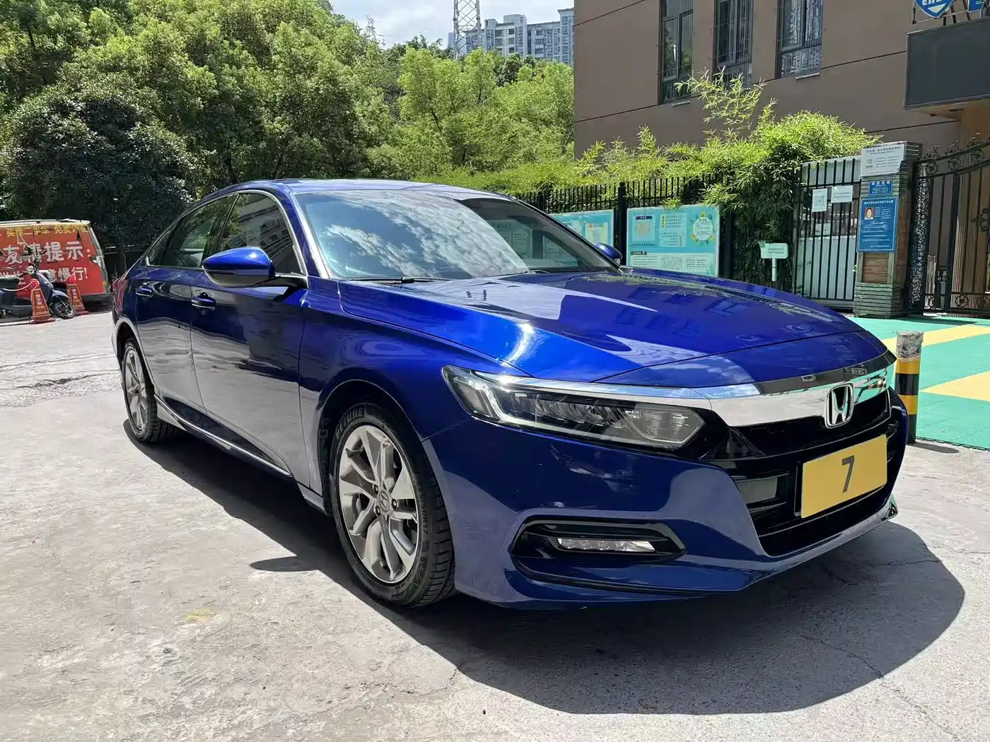 Фото 3 - Honda Accord